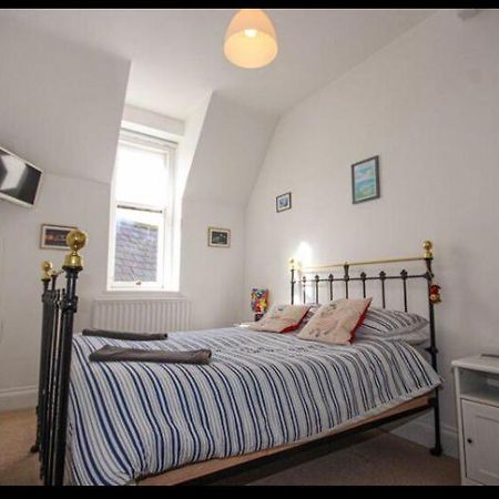 Light And Airy Central Lyme Regis Appartment With Parking Экстерьер фото