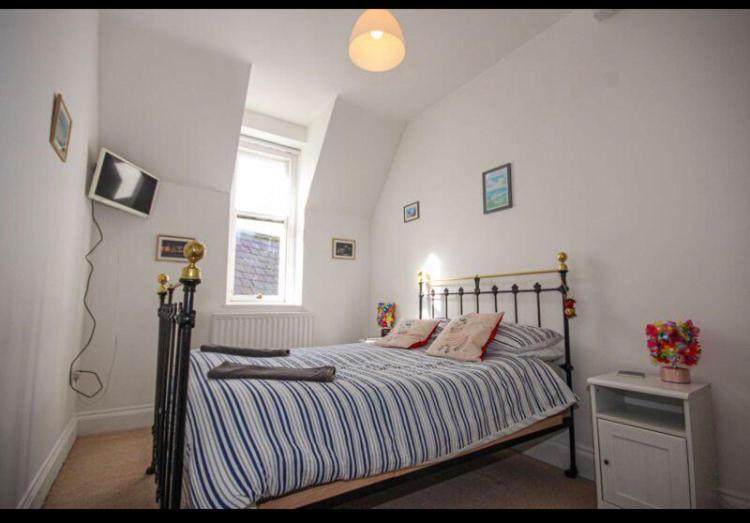 Light And Airy Central Lyme Regis Appartment With Parking Экстерьер фото