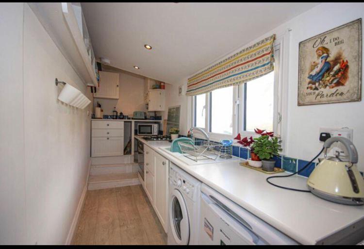 Light And Airy Central Lyme Regis Appartment With Parking Экстерьер фото